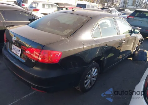 2014 Volkswagen Jetta 1.8T Se z USA, uszkodzony, nr VIN 3VWD17AJ5EM289229